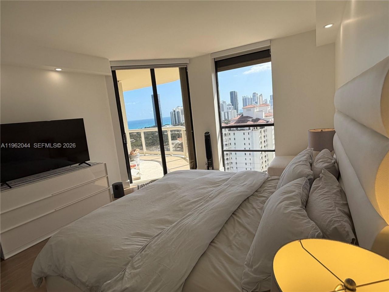 20191 E Country Club Dr, Unit 2009, Aventura, FL 33180 Photo