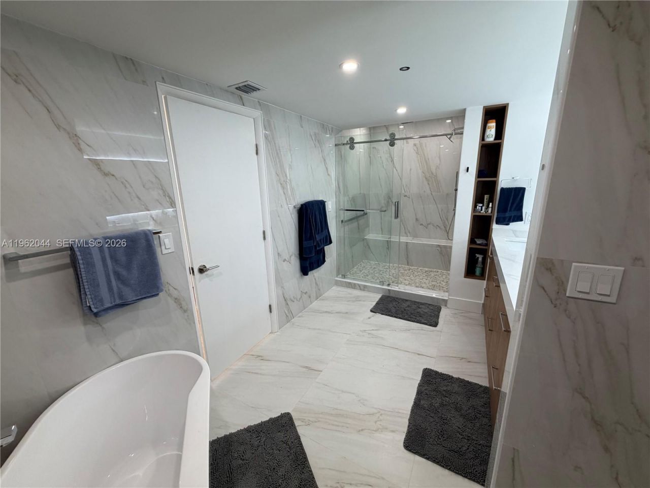 20191 E Country Club Dr, Unit 2009, Aventura, FL 33180 Photo