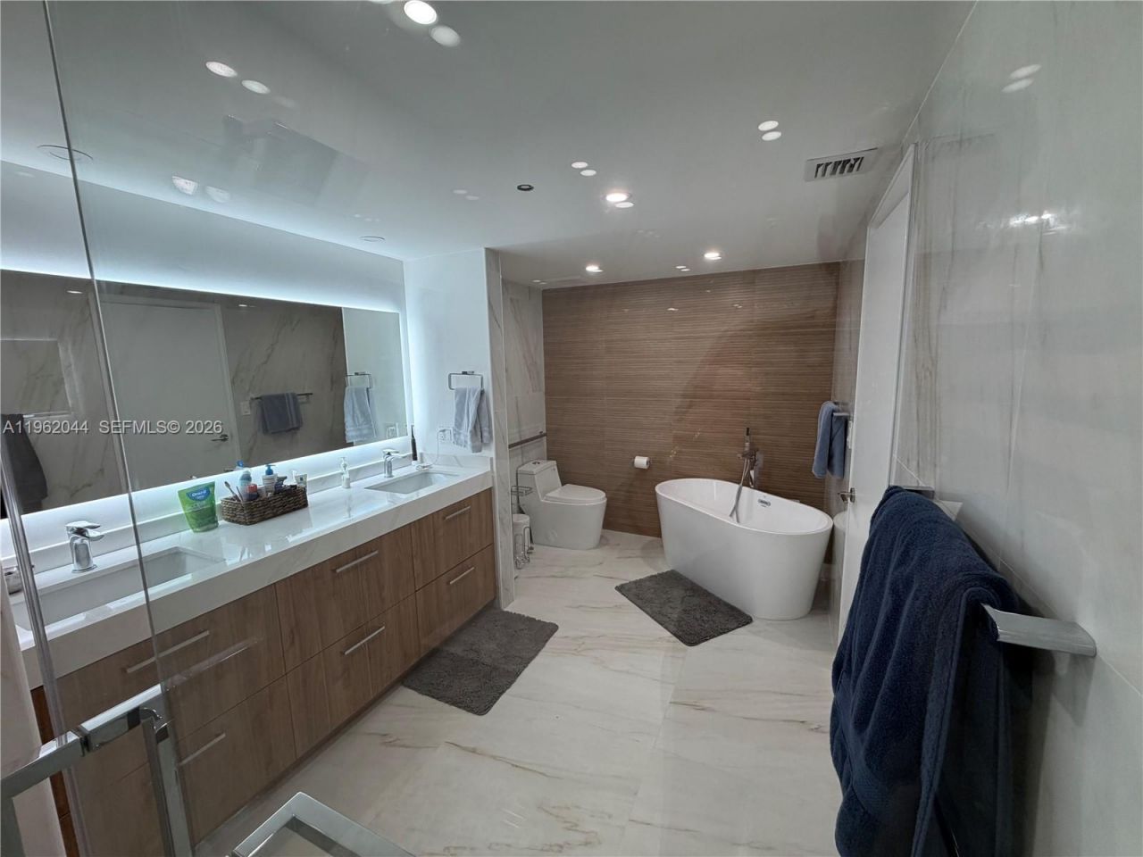 20191 E Country Club Dr, Unit 2009, Aventura, FL 33180 Photo