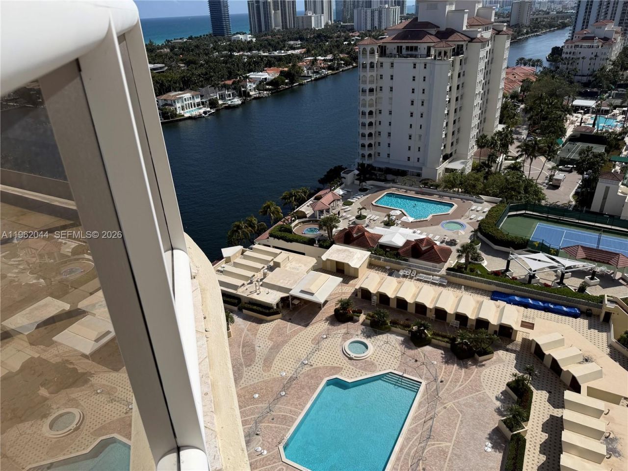 20191 E Country Club Dr, Unit 2009, Aventura, FL 33180 Photo