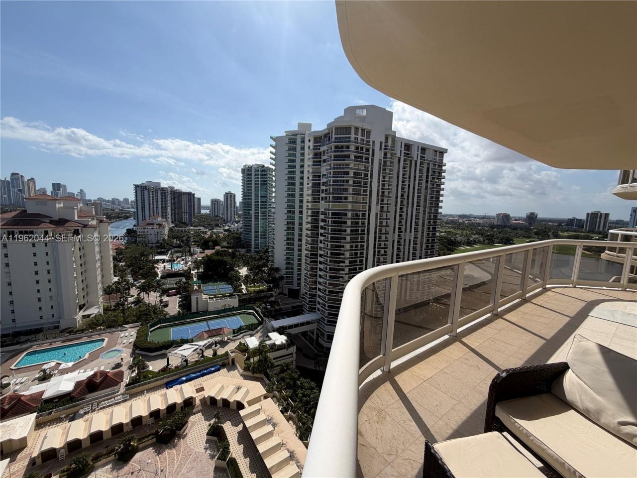 20191 E Country Club Dr, Unit 2009, Aventura, FL 33180 Photo