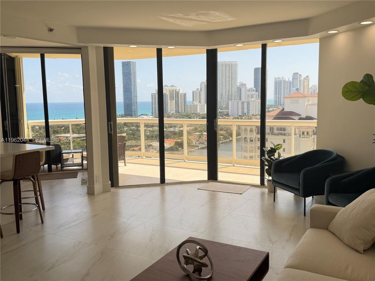 20191 E Country Club Dr, Unit 2009, Aventura, FL 33180 Photo