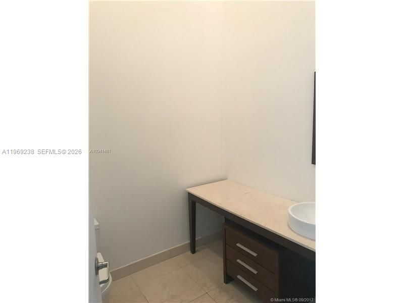 465 Brickell, Unit 1504, Miami, FL 33131 Photo