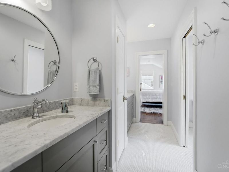 6617 Mariemont Avenue, Mariemont, OH 45227 Photo 38