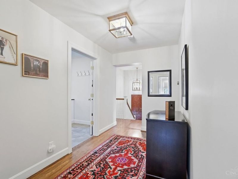 6617 Mariemont Avenue, Mariemont, OH 45227 Photo 47