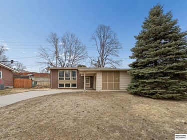 9658 Corby Street, Omaha, NE 68134