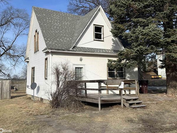 1701 Court Avenue, Chariton, IA 50049