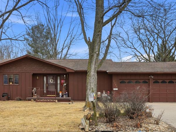 1102 S Linden Lane, Mount Pleasant, IA 52641