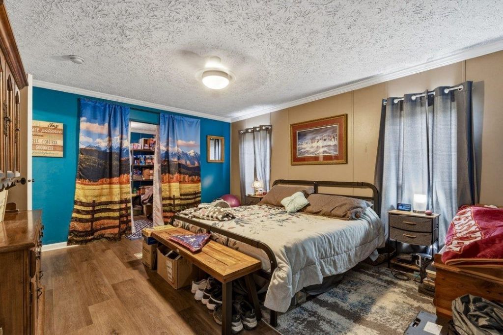 6049 Highway 389  Photo 12