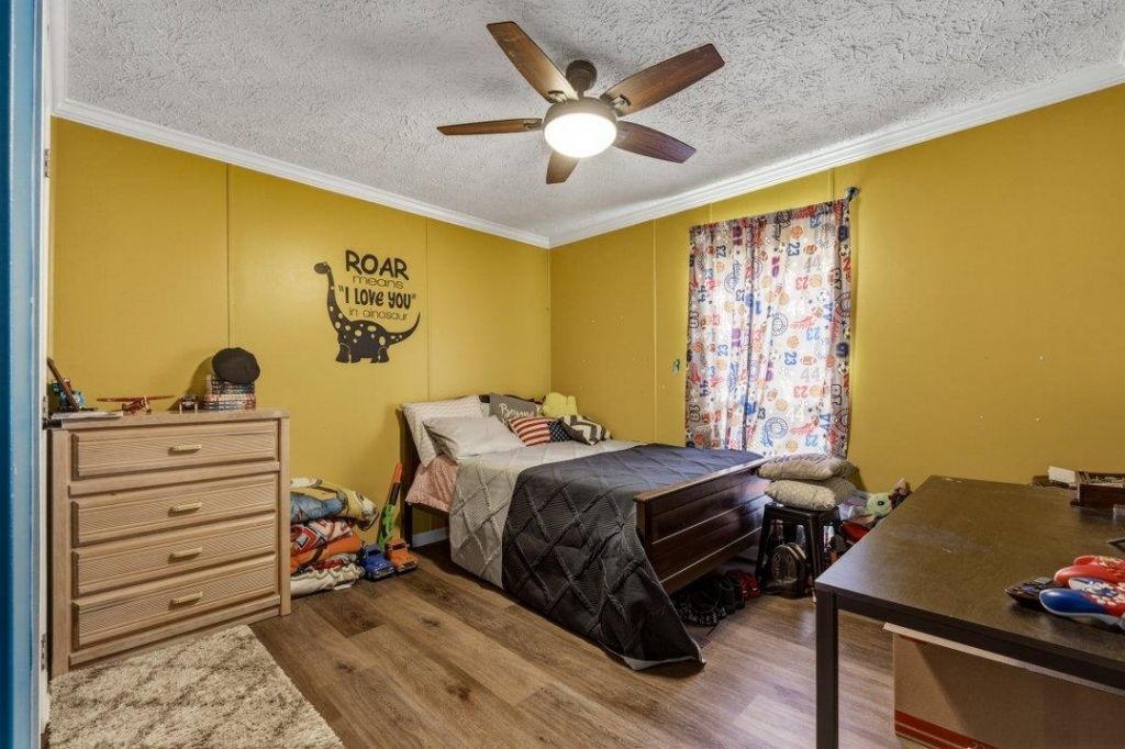 6049 Highway 389  Photo 18