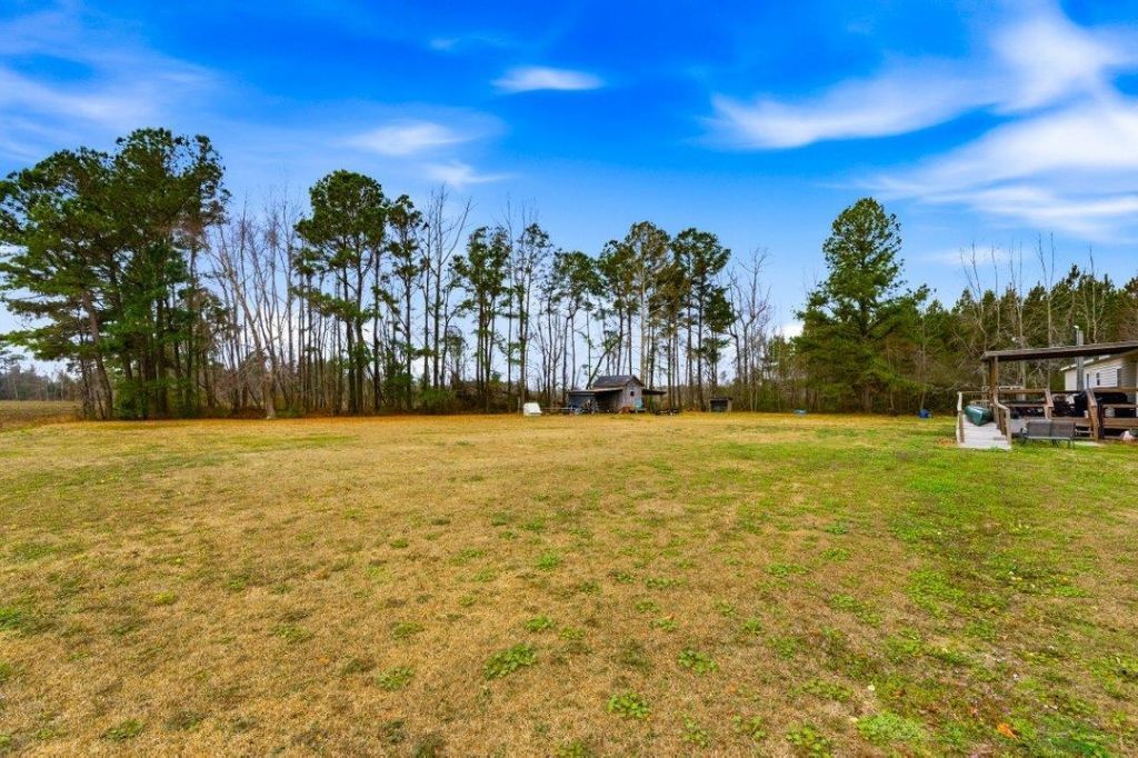 6049 Highway 389  Photo 22