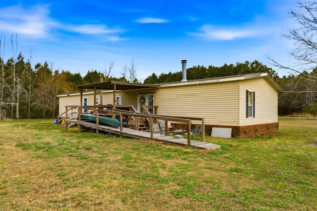 6049 Highway 389  Photo 24