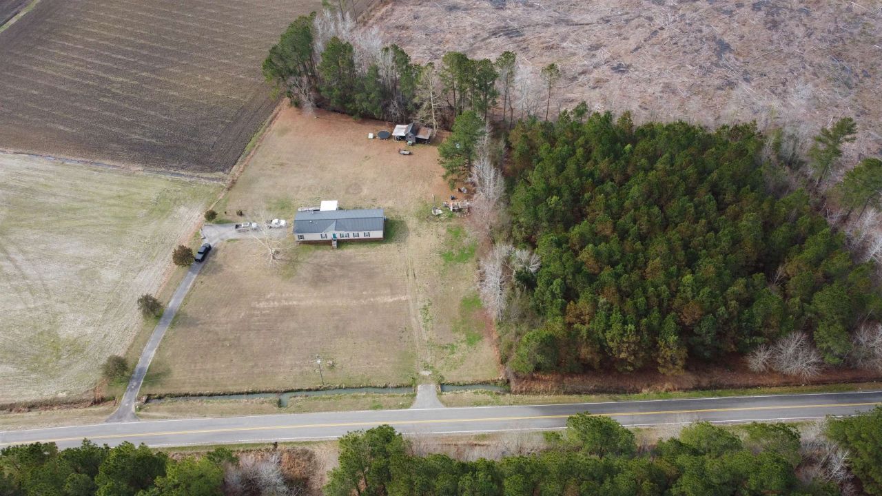 6049 Highway 389  Photo 26