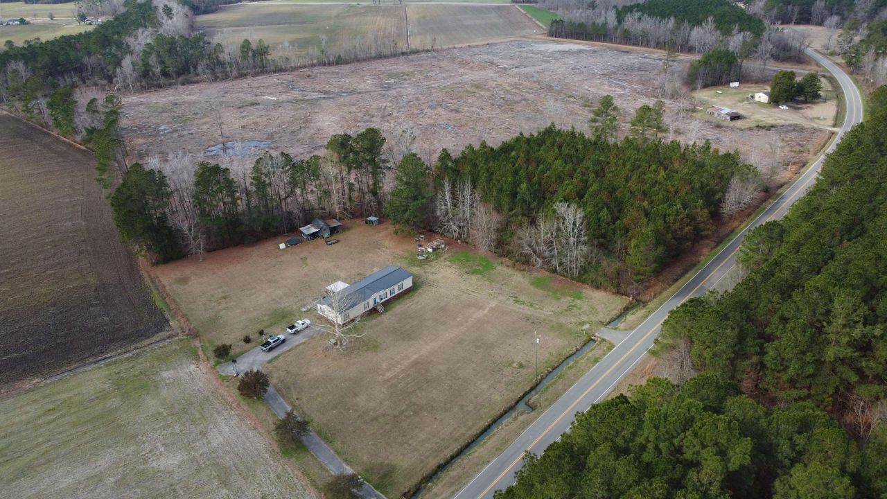 6049 Highway 389  Photo 27