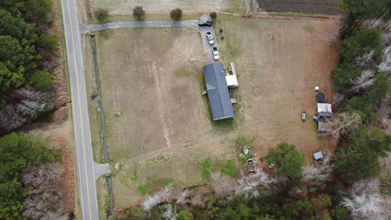 6049 Highway 389  Photo 28