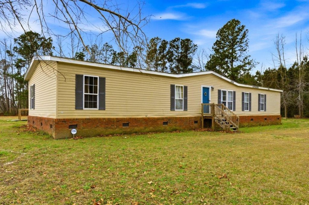 6049 Highway 389  Photo 31