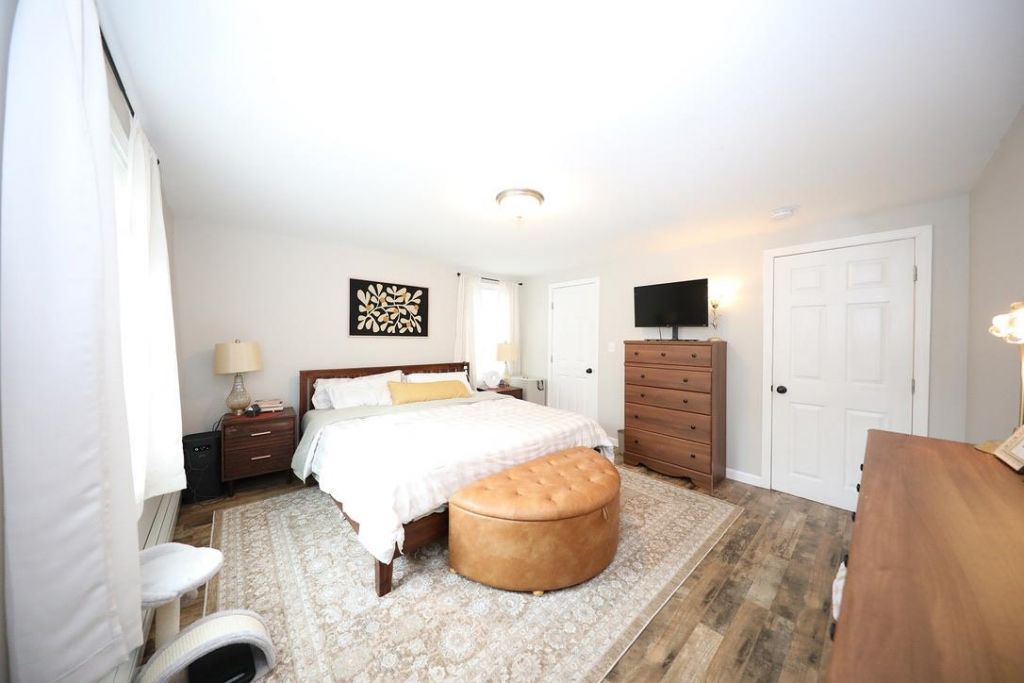 9 Lowell Avenue, Dover, NH 03820 Main Photo