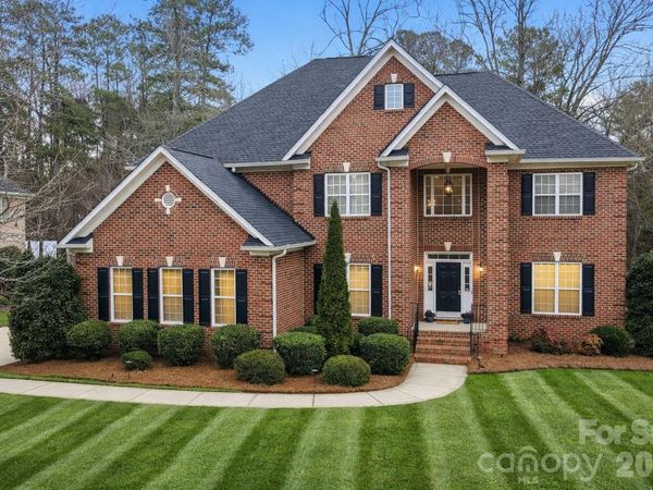 905 Patricians Lane, Wesley Chapel, NC 28110