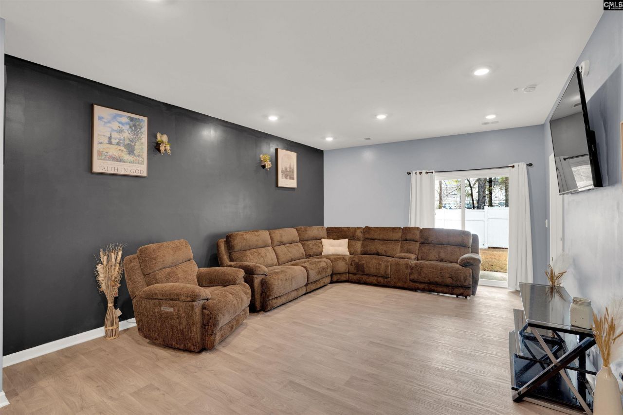 27a Beechnut Street Photo 10