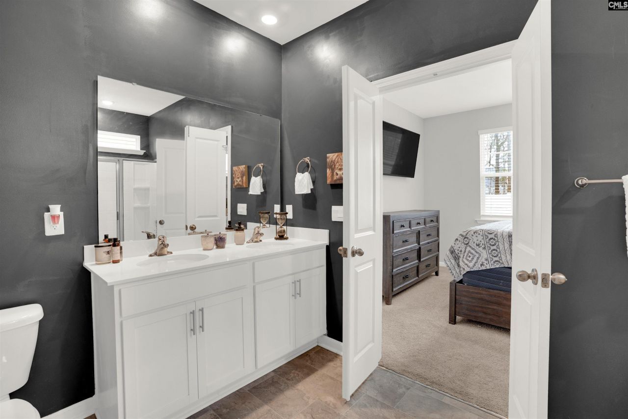 27a Beechnut Street Photo 18