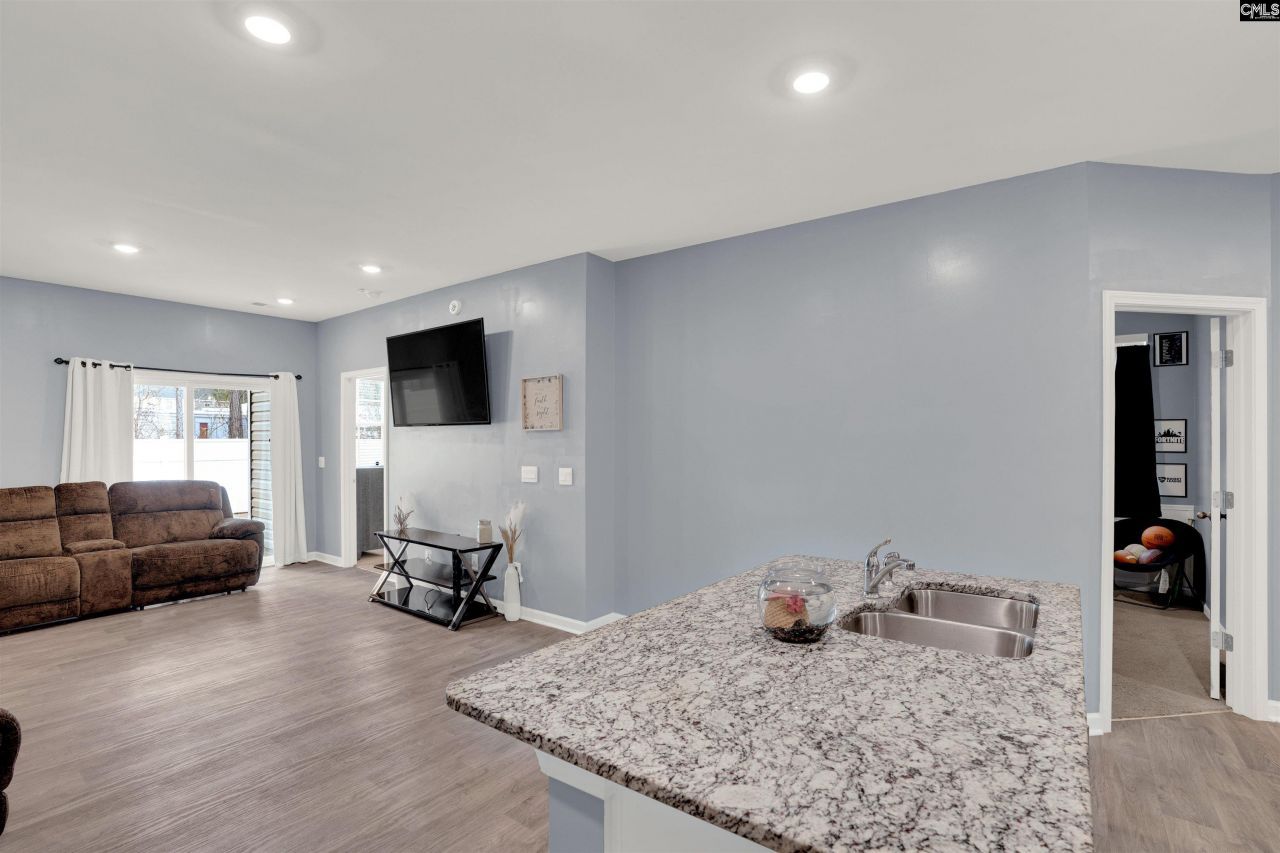 27a Beechnut Street Photo 9