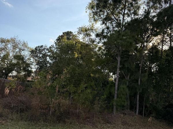 2112 SE Heathwood Circle, Port Saint Lucie, FL 34952