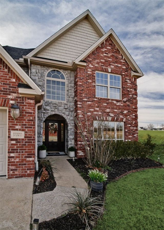 2200 S 18th Place, Rogers, AR 72758 Main Photo