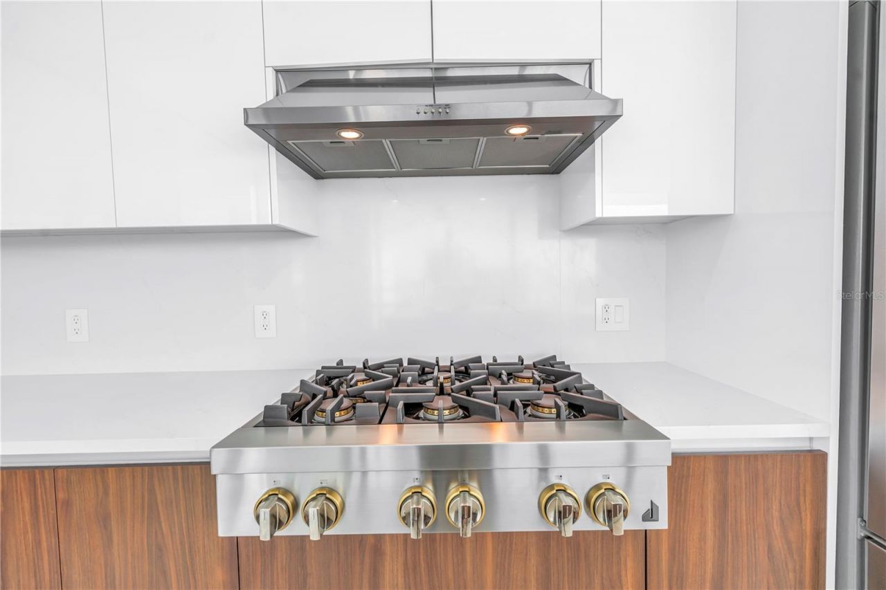 400 Central Avenue, Unit 1001, Saint Petersburg, FL 33701 Photo