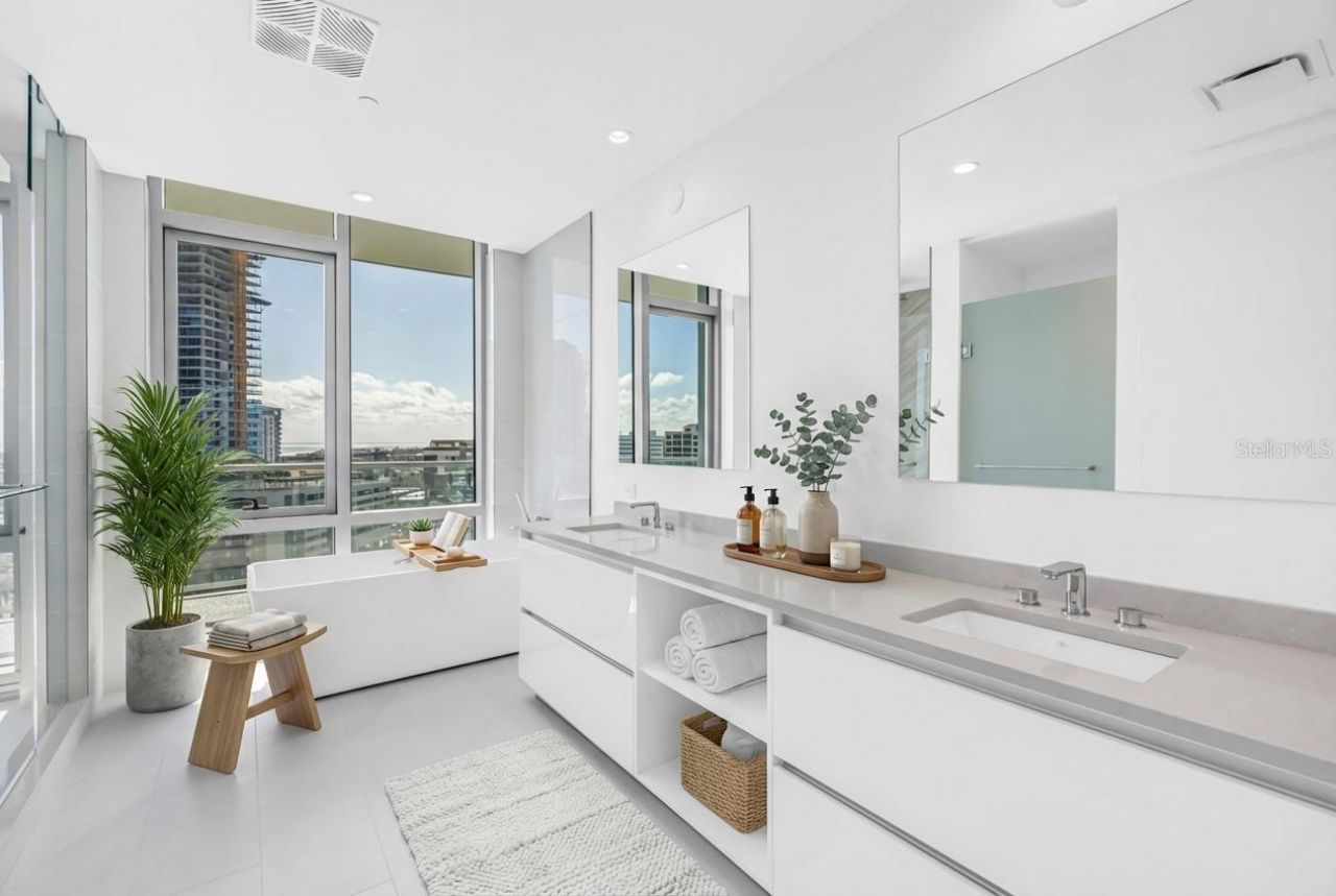 400 Central Avenue, Unit 1001, Saint Petersburg, FL 33701 Photo