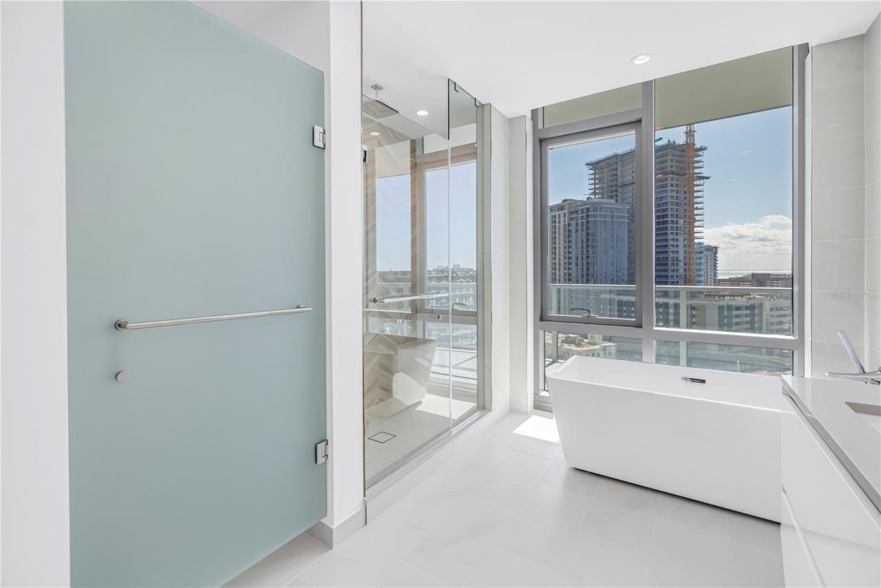 400 Central Avenue, Unit 1001, Saint Petersburg, FL 33701 Photo