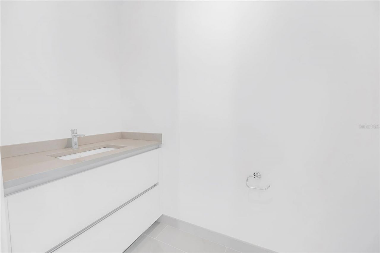 400 Central Avenue, Unit 1001, Saint Petersburg, FL 33701 Photo