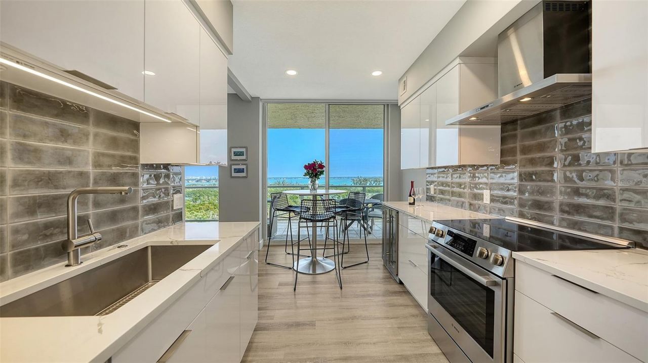 1800 Benjamin Franklin Drive, Unit B708, Sarasota, FL 34236 Photo