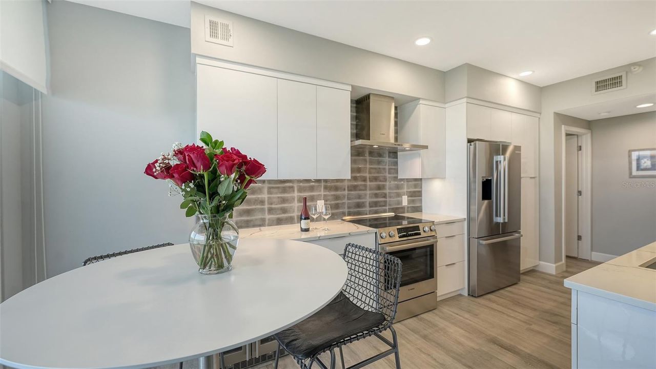 1800 Benjamin Franklin Drive, Unit B708, Sarasota, FL 34236 Photo