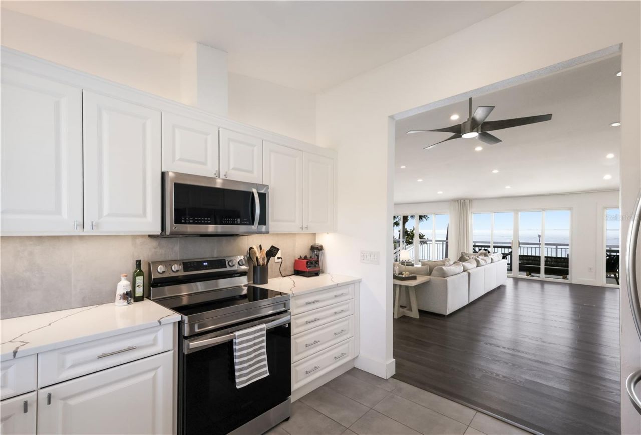 3908 Bayside Drive, Bradenton, FL 34210 Photo