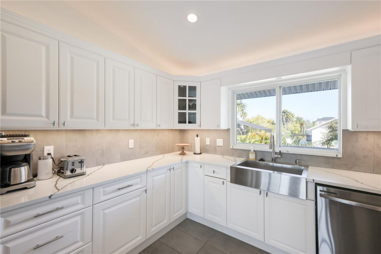 3908 Bayside Drive, Bradenton, FL 34210 Photo