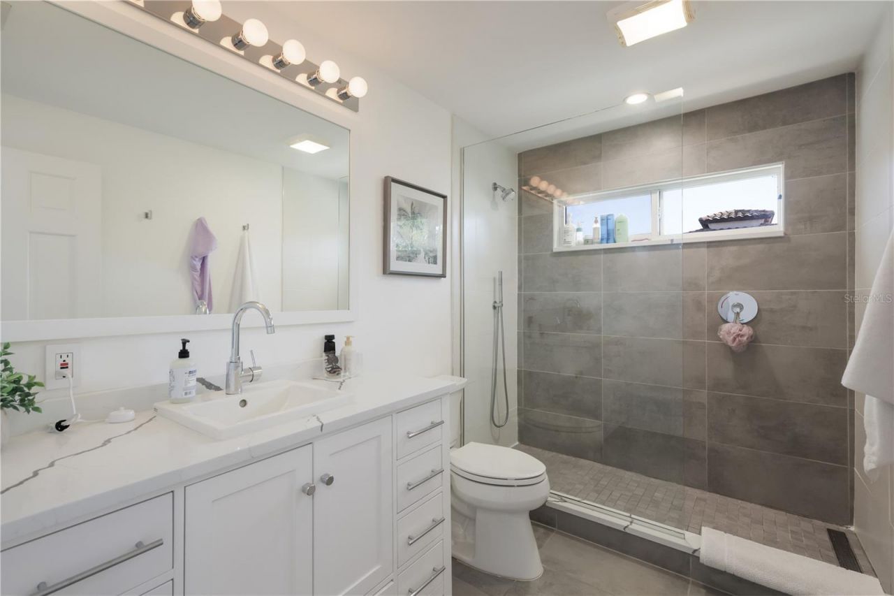 3908 Bayside Drive, Bradenton, FL 34210 Photo