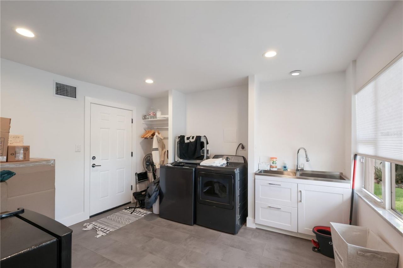 3908 Bayside Drive, Bradenton, FL 34210 Photo