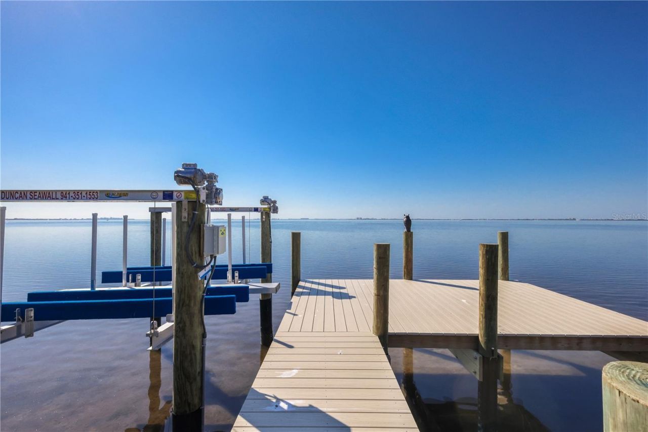 3908 Bayside Drive, Bradenton, FL 34210 Photo