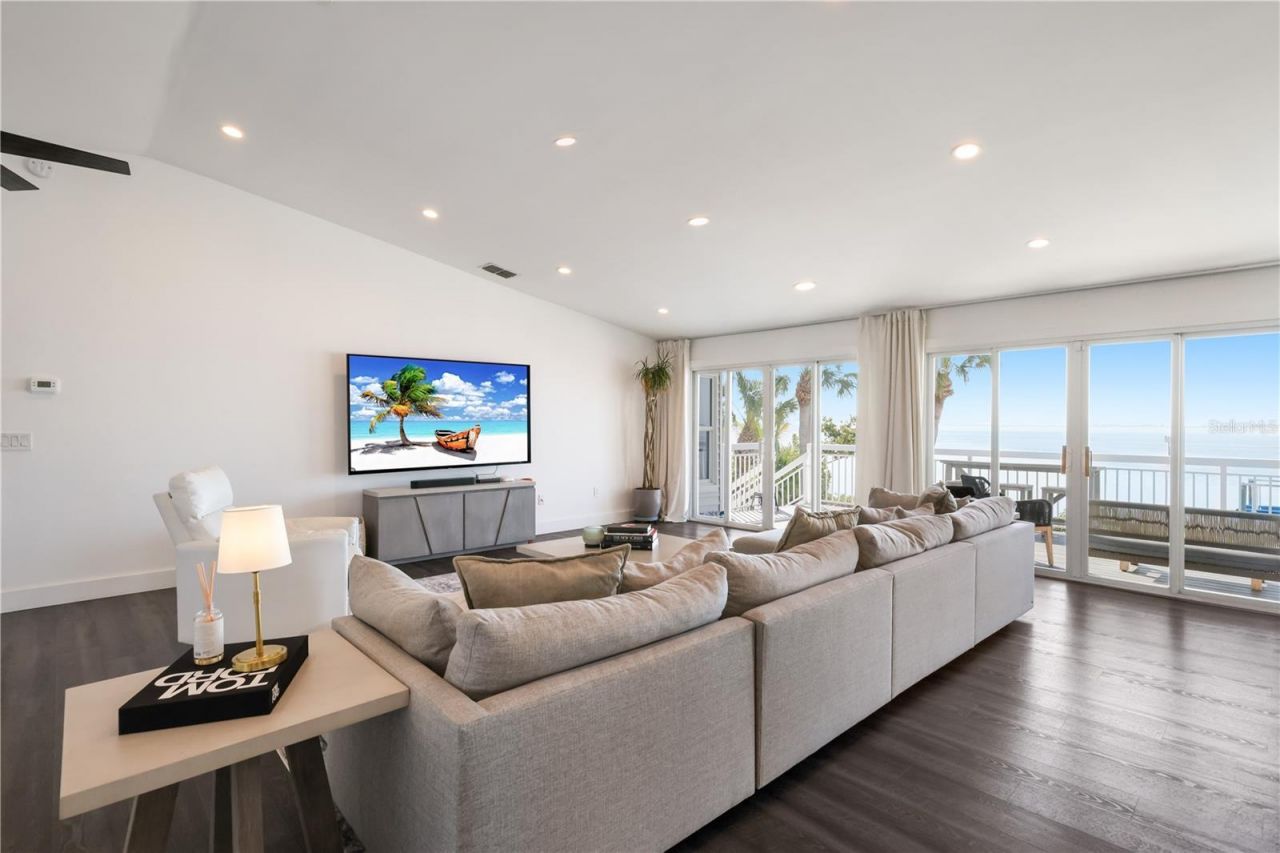 3908 Bayside Drive, Bradenton, FL 34210 Photo