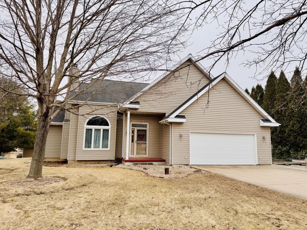 756 Marine Drive, Dixon, IL 61021 Main Photo