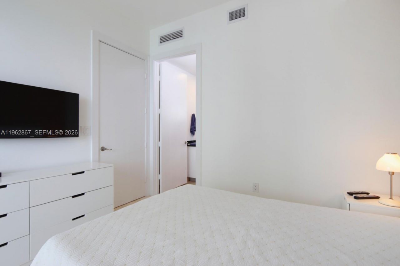 16001 Collins Ave , Unit 2902, Sunny Isles Beach, FL 33160 Photo