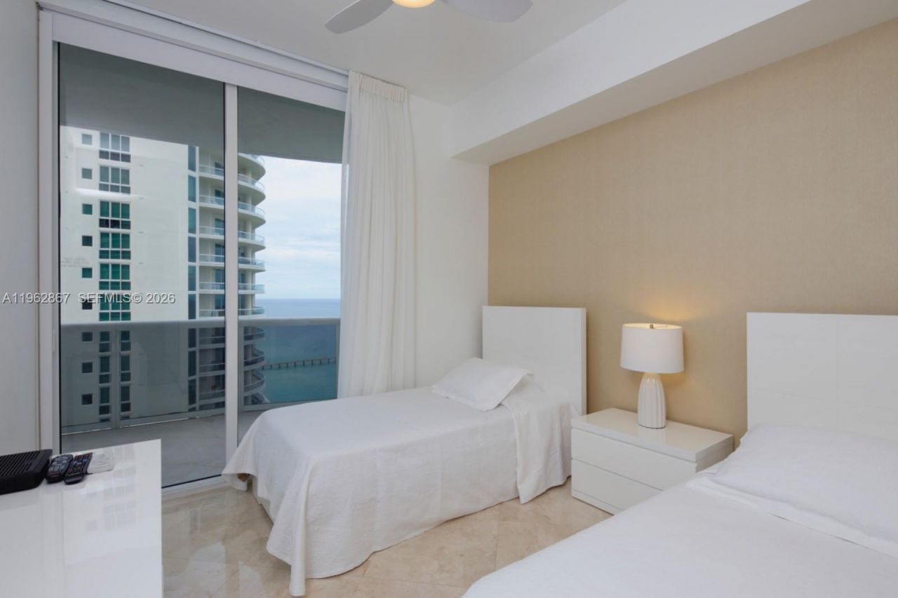 16001 Collins Ave , Unit 2902, Sunny Isles Beach, FL 33160 Photo
