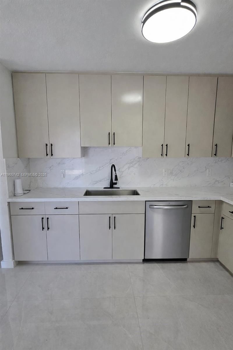 1910 NW 134th St, Miami, FL 33167 Photo