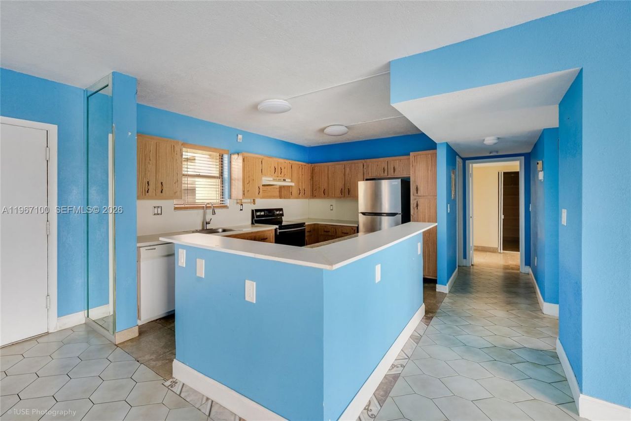 471 Ives Dairy Rd, Unit 402-3, Miami, FL 33179 Photo