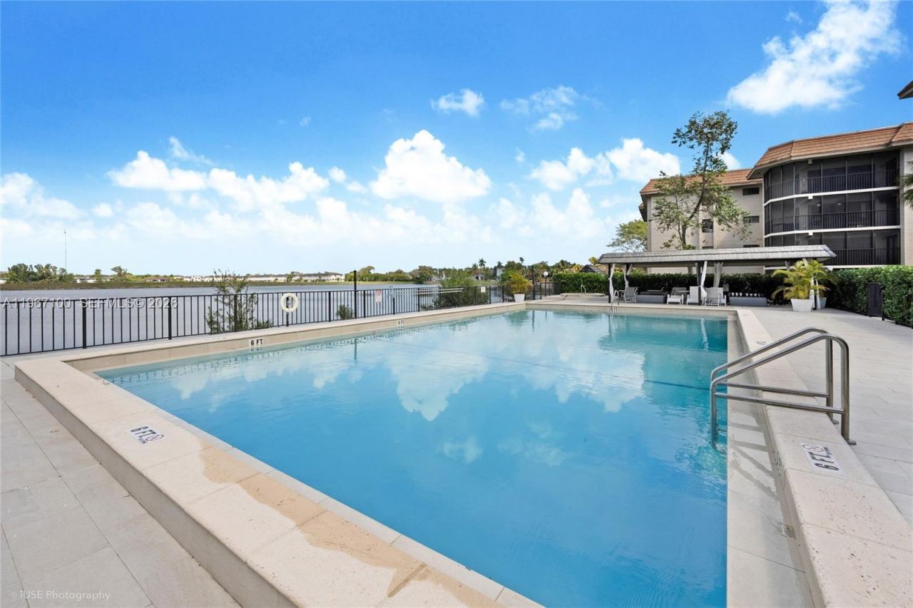 471 Ives Dairy Rd, Unit 402-3, Miami, FL 33179 Photo