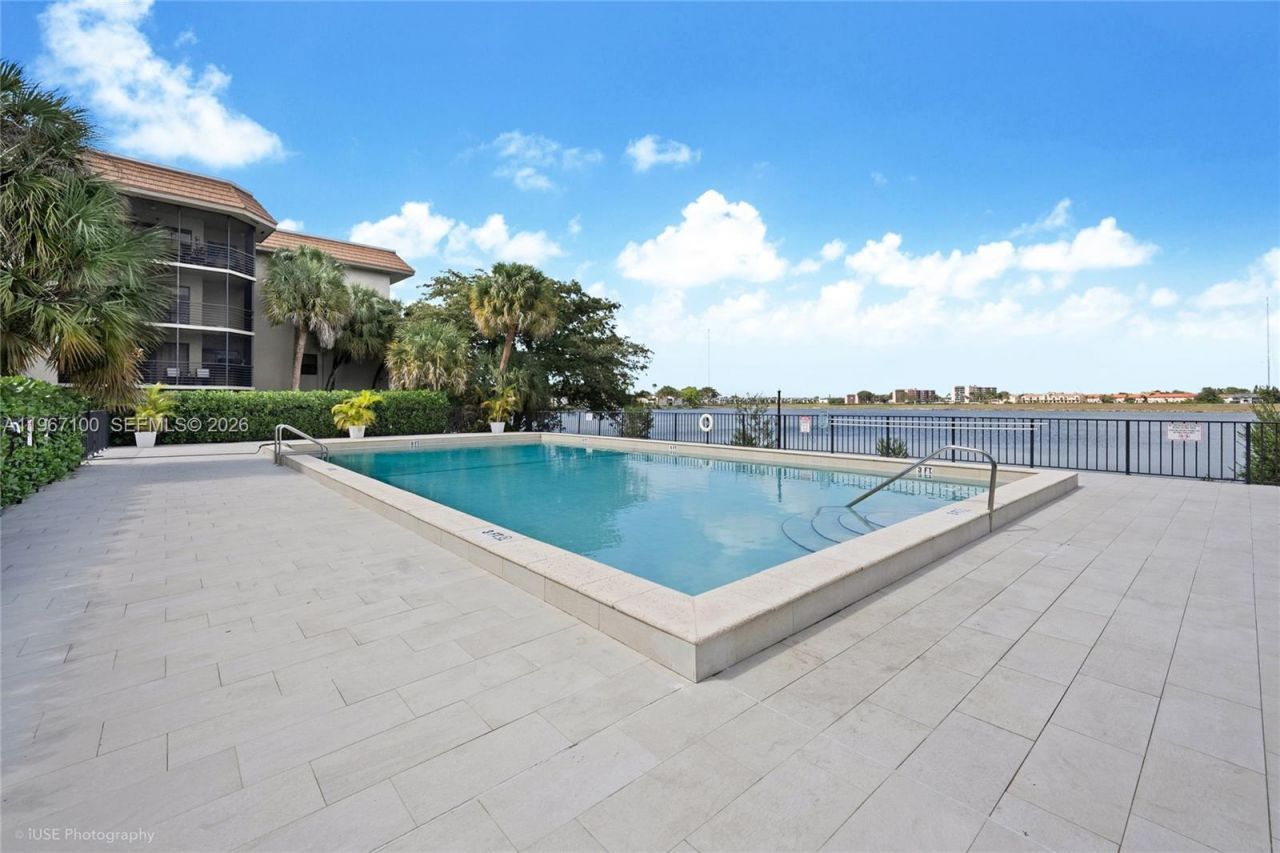 471 Ives Dairy Rd, Unit 402-3, Miami, FL 33179 Photo