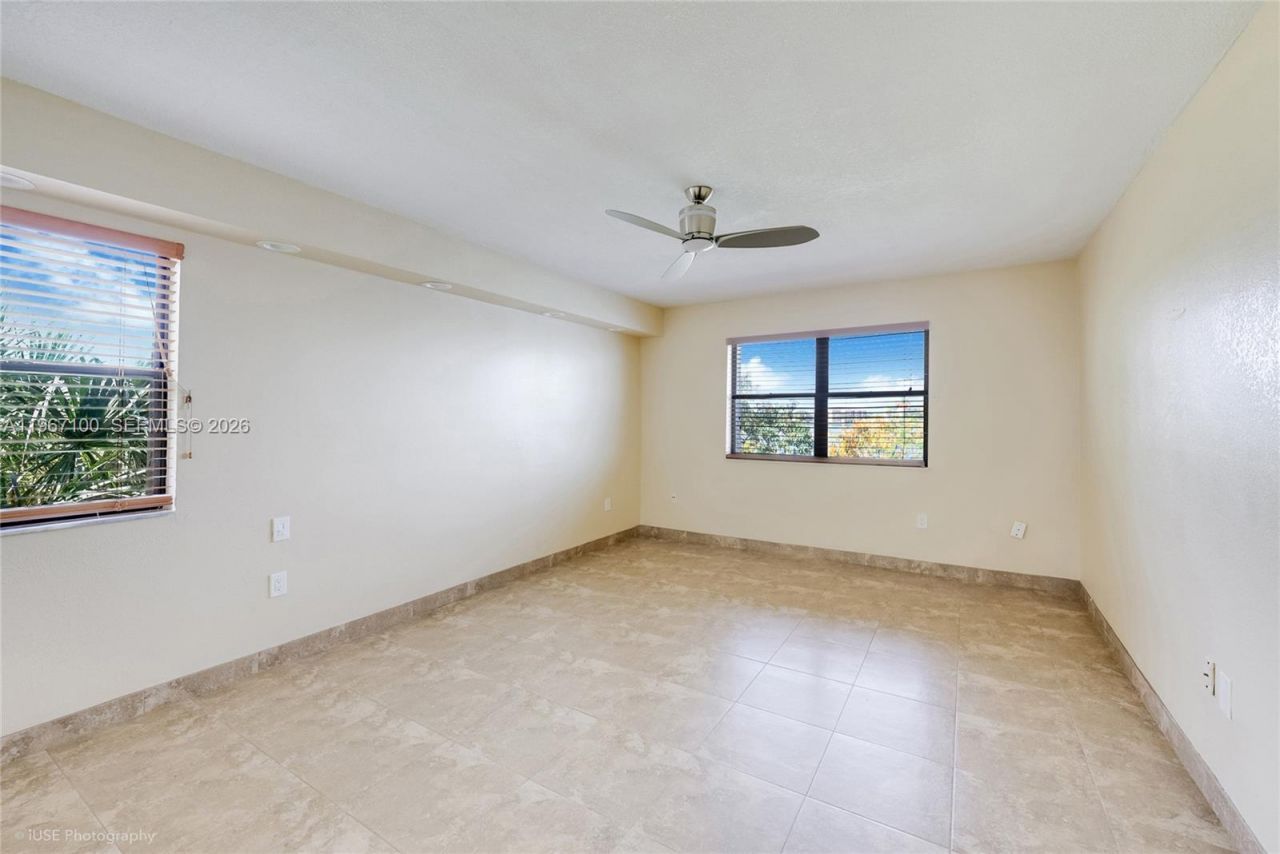 471 Ives Dairy Rd, Unit 402-3, Miami, FL 33179 Photo