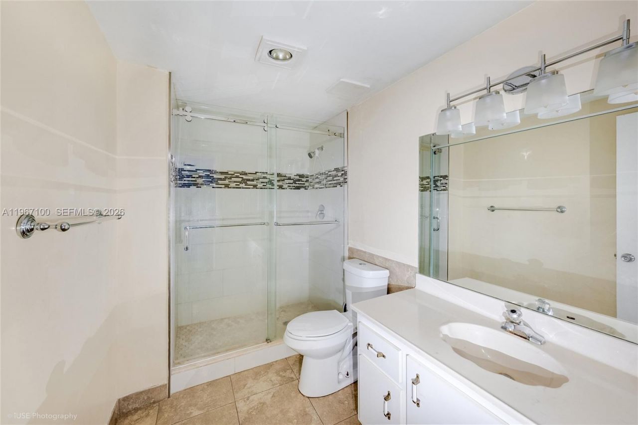 471 Ives Dairy Rd, Unit 402-3, Miami, FL 33179 Photo