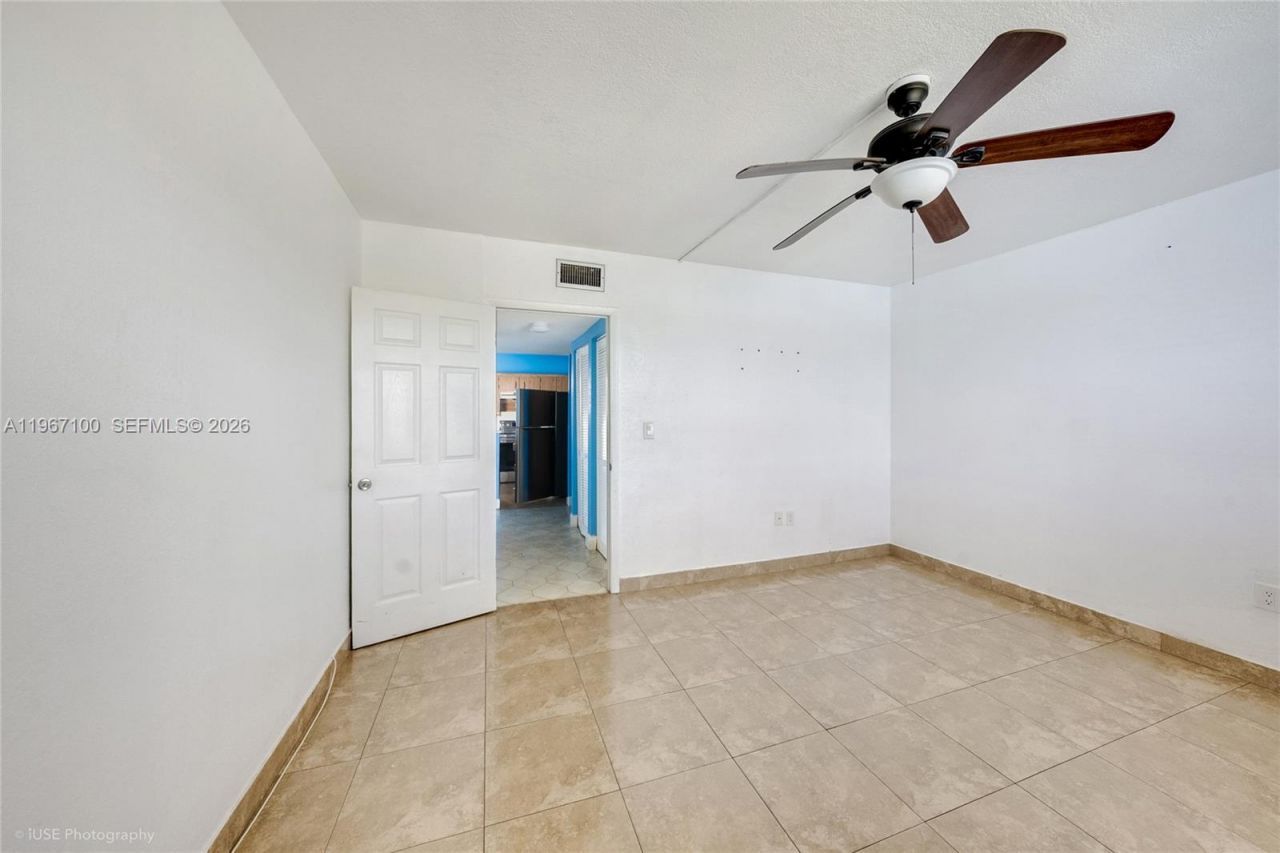 471 Ives Dairy Rd, Unit 402-3, Miami, FL 33179 Photo