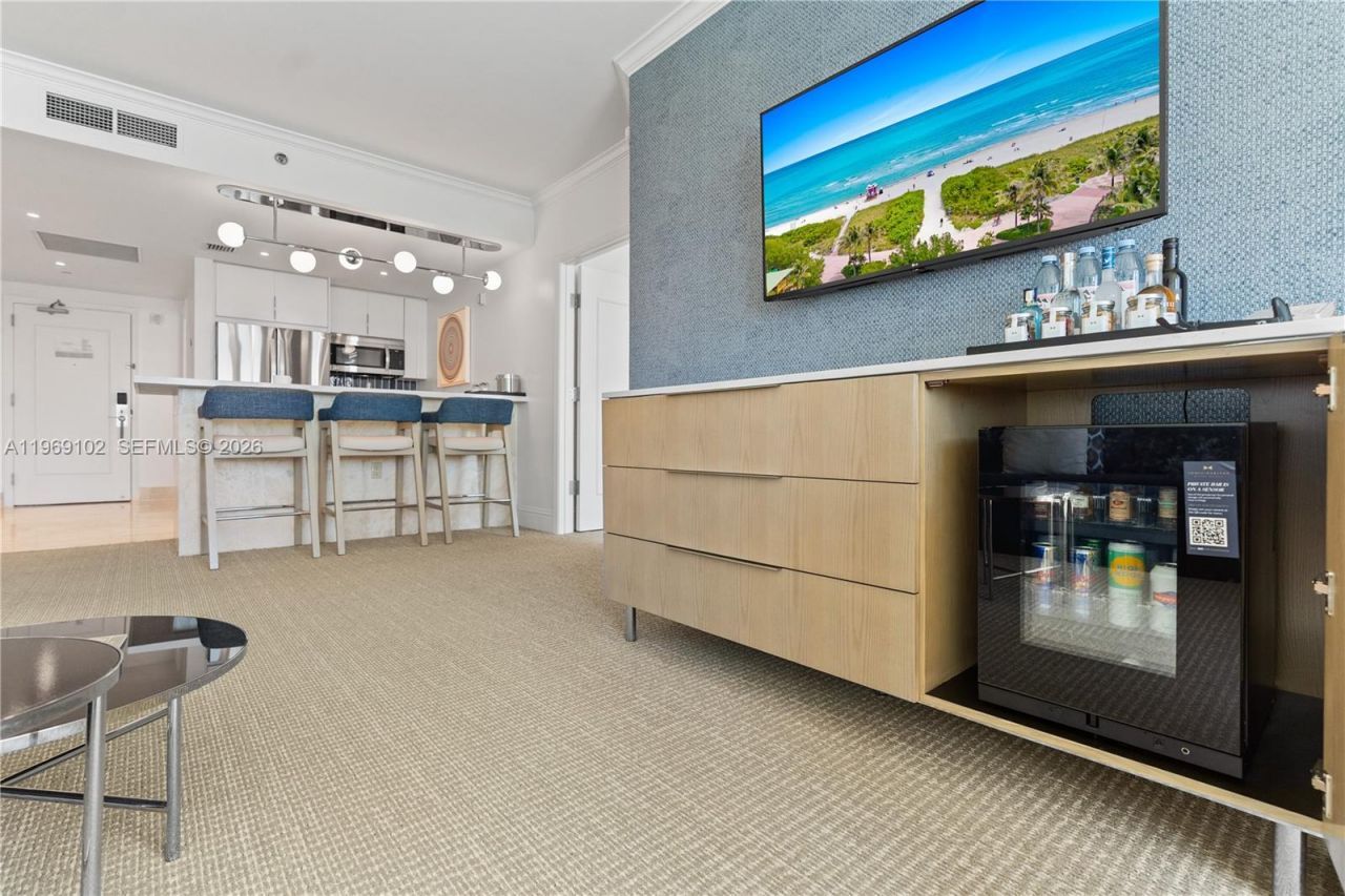 4401 Collins Ave, Unit 1706, Miami Beach, FL 33140 Photo